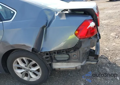 2016 Volkswagen Passat 1.8T S z USA, uszkodzony, nr VIN 1VWAT7A3XGC038662